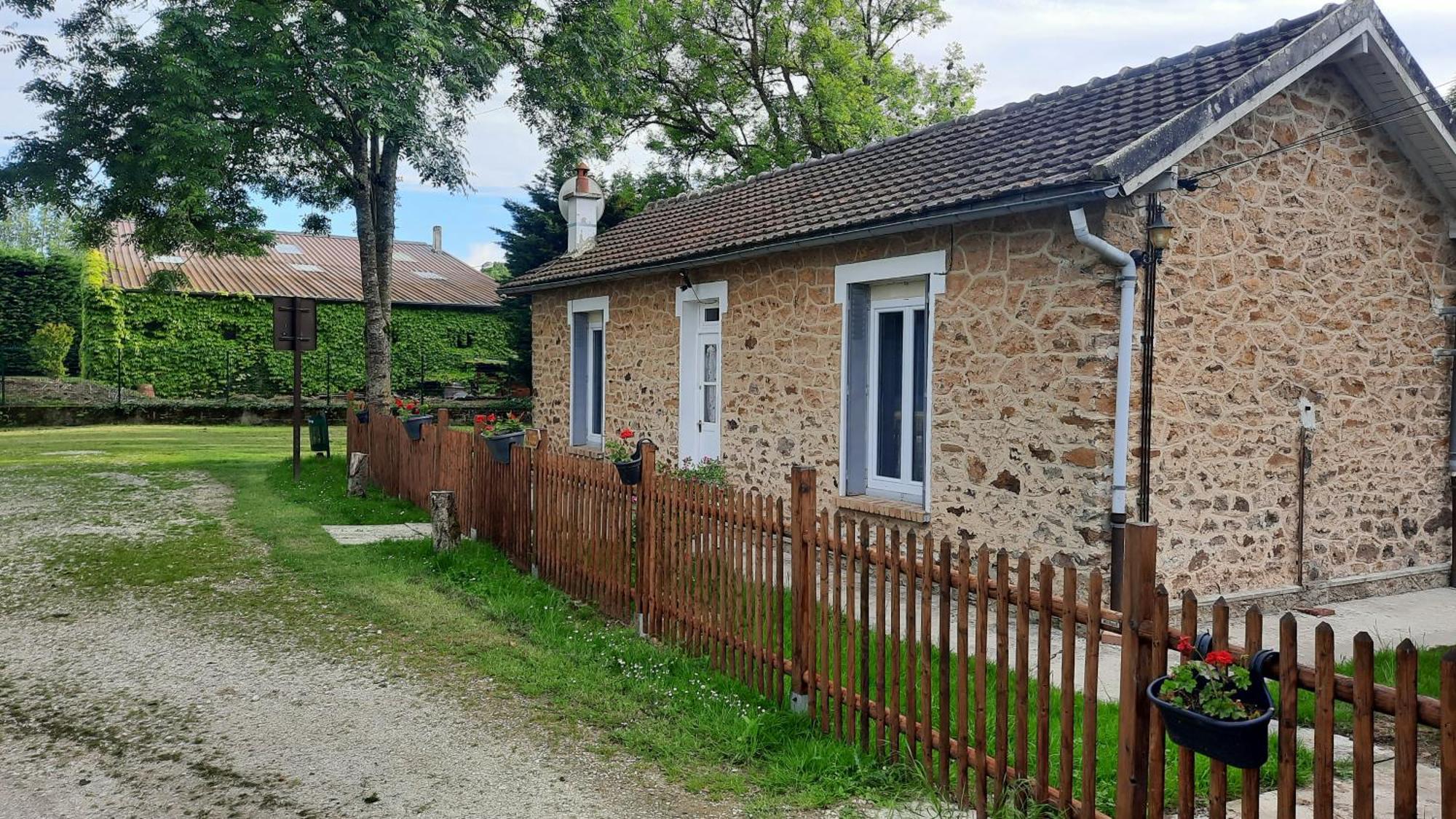 Gite Du Chateau De Chambonnieres Le Plessis-Feu-Aussoux ภายนอก รูปภาพ